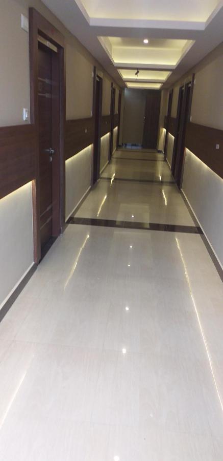 The Nisarga Grand Hotel Bangalore Bagian luar foto
