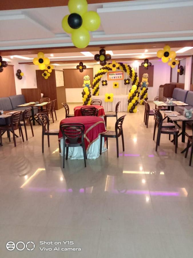 The Nisarga Grand Hotel Bangalore Bagian luar foto