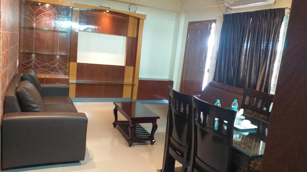 The Nisarga Grand Hotel Bangalore Bagian luar foto