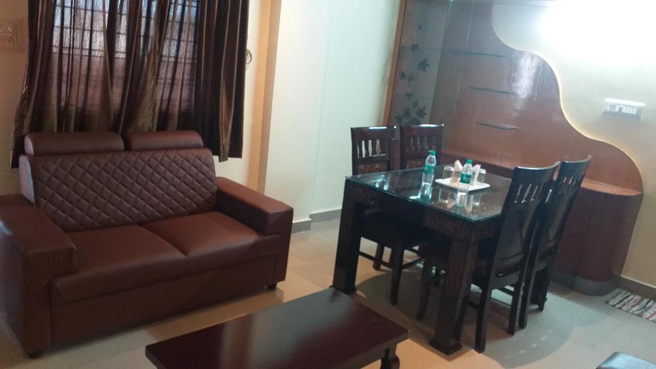 The Nisarga Grand Hotel Bangalore Bagian luar foto