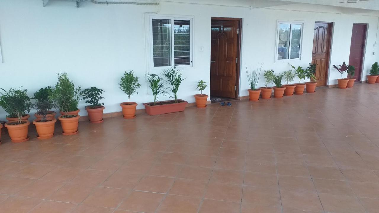 The Nisarga Grand Hotel Bangalore Bagian luar foto