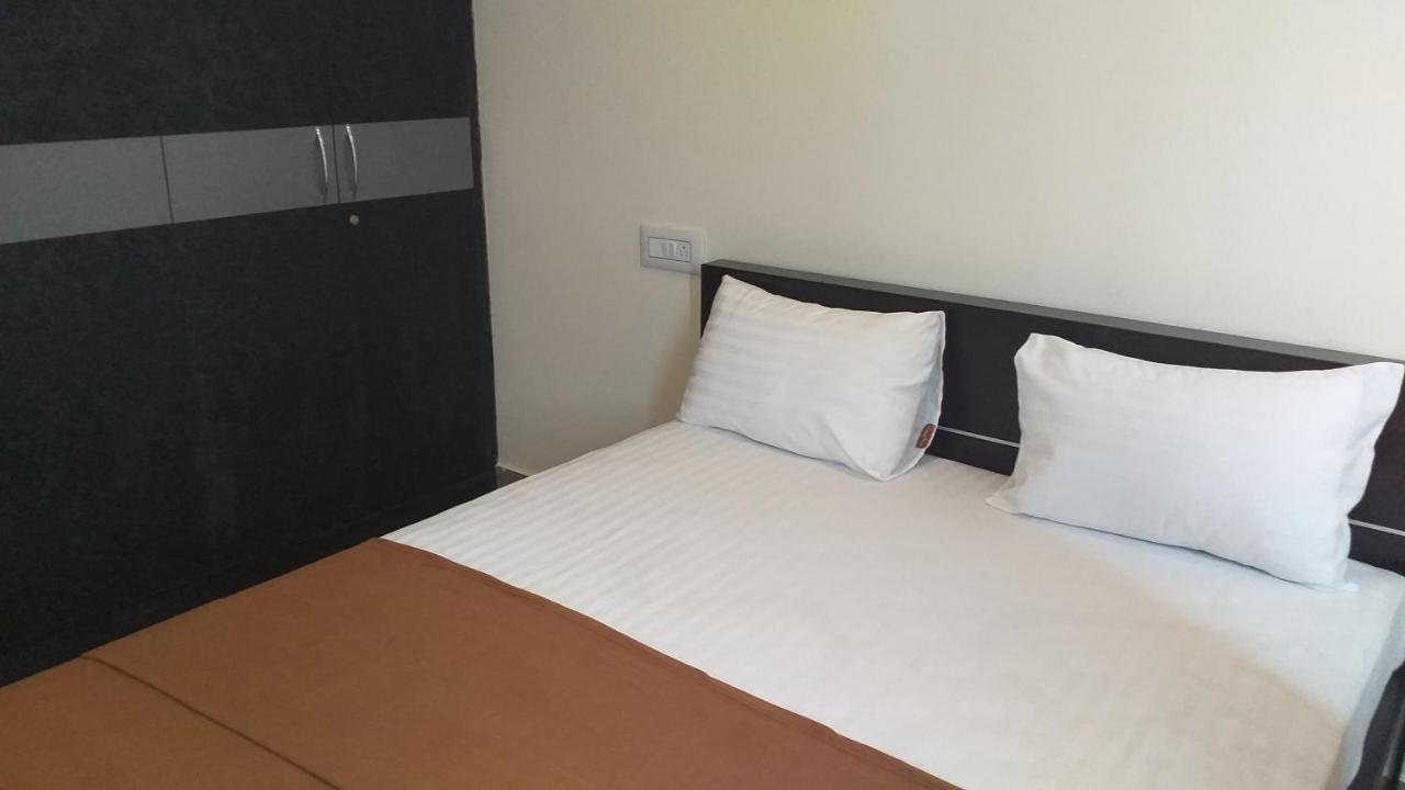 The Nisarga Grand Hotel Bangalore Bagian luar foto