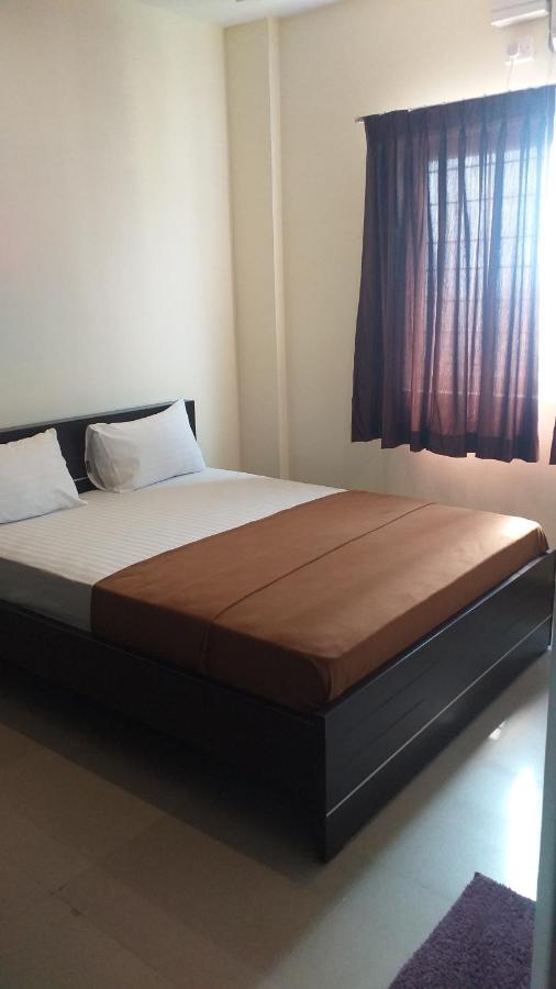 The Nisarga Grand Hotel Bangalore Bagian luar foto